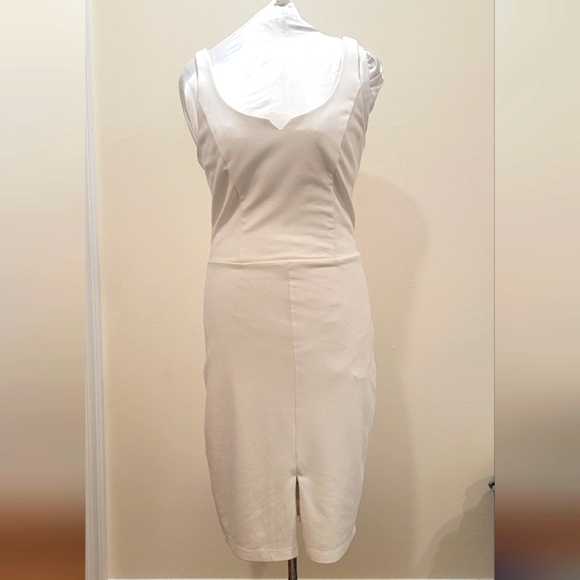 MINT - ALI & JAY OFF WHITE DRESS (sz Med) - Picture 1 of 7